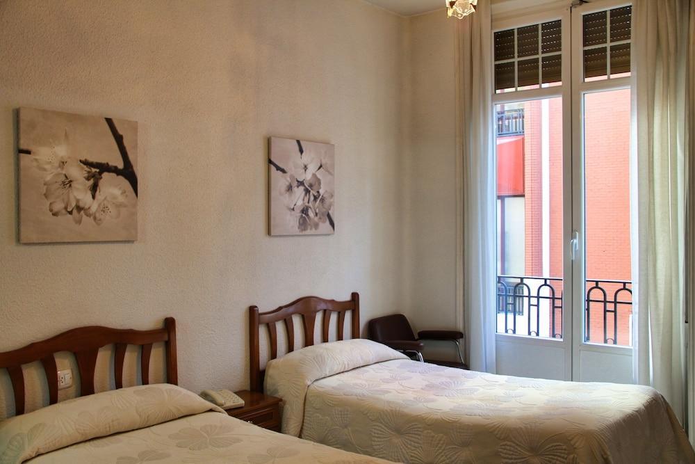 מדריד Hostal Excelsior מראה חיצוני תמונה