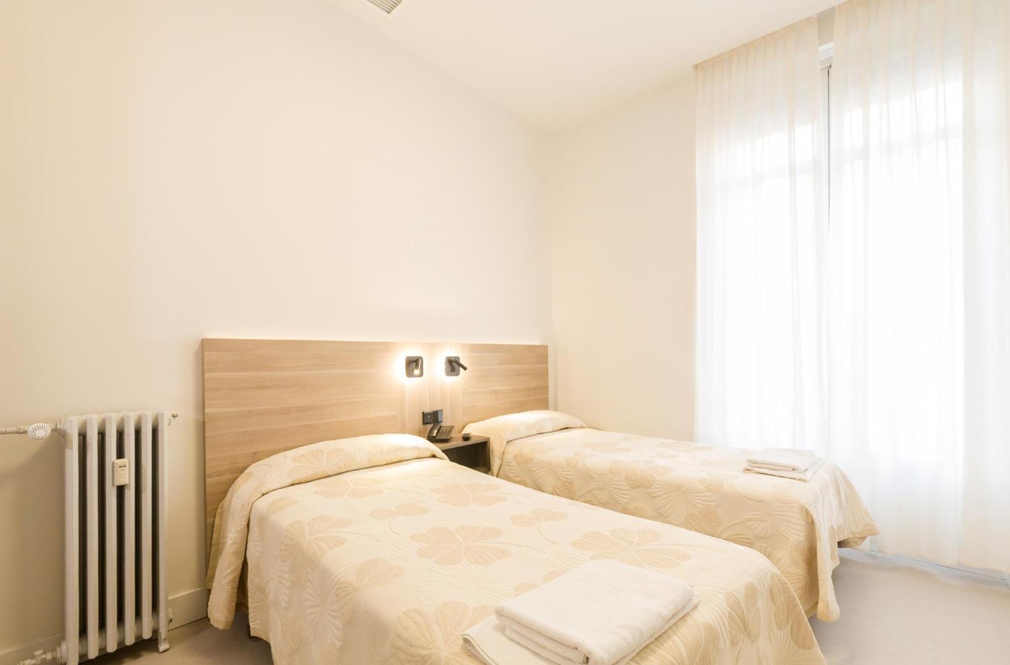 מדריד Hostal Excelsior מראה חיצוני תמונה