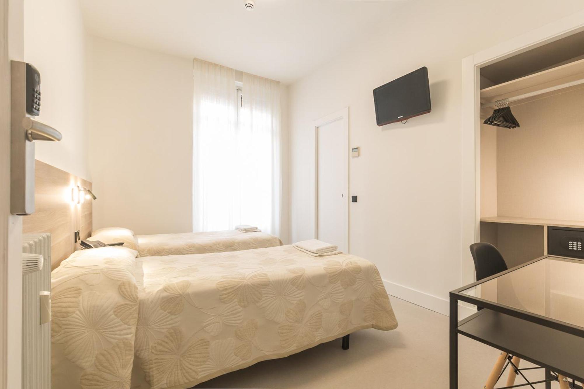 מדריד Hostal Excelsior מראה חיצוני תמונה